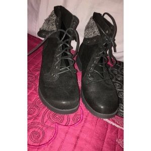 Combat boots